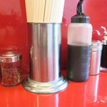 ラーメン二郎 - 卓上調味料