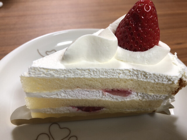 ショートケーキ半額 By ブラックホークス 不二家 アトレ川崎店 川崎 ケーキ 食べログ