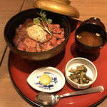 和食・御肉処 かごの屋 - アンガス牛のローストビーフ丼 1490円