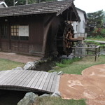 山ぼうし - 蕎麦挽き水車。