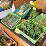 森のめぐみ直売所 - 産地直売所で販売されている山菜類