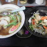 中華一推 - Bランチ（680円）（らー麺＆八宝風丼）