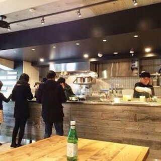 クリスプ サラダ ワークス_2