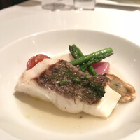 エルルカン・ビス - 天然真鯛の天日蒸し焼き 貝のエッセンスソース