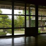 屋宜家 - 店内から庭を眺める＠2012/4