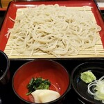 結喜庵 - ①もりそば　笙幻　並(税込1,190円)
            蕎麦つゆ、薬味(山葵&葱)、お漬け物
            素晴らしい透明感のある蕎麦に目を奪われます。