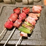 炭火焼とり えんや 青獅子店 - トマトベーコン + ねぎま(塩)