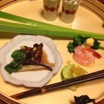 柊家 - 八寸、白和え、タコ桜煮、海老