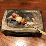 焼鳥 祐 - あて串(ヤゲン軟骨とうずら)
