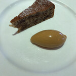 マッシュルーム - 胡桃のケーキ キャラメルのアイス添え