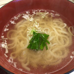 江戸前 大黒鮨 - 鯛出汁スープに稲庭うどん！
            贅沢なうどんです。