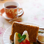 アールグレイ - 紅茶と一緒にケーキを楽しむ。