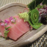 やすい - お造り：本鮪 大トロ、鯵。　　　　　2020.03.17