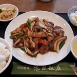 豫園飯店 - 牛肉の黒胡椒炒め980円+大盛り食事セット300円