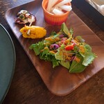 イグニスコーヒー - サラダとデリ三種