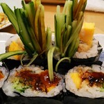 築地寿司清 - アナゴずしたまごの巻物