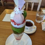 クリクリ - 苺と桜の春パフェ¥1000
      ~2020.3/30