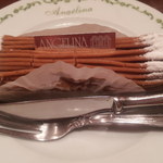 サロン・ド・テ アンジェリーナ イクスピアリ店 - エクレアの上にもモンブラン。カスタードとモンブランはいまいち。オリジナルが断然うまい！