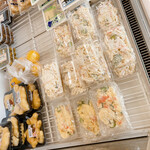 畔蒜肉店 - 自家製のポテトサラダとマカロニサラダ