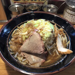 横浜ラーメン とんこつ家  - 家系二郎ラーメン野菜まし(¥880)+麺大盛(¥100)