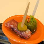 ナベノ-イズム - リヨン伝統ソーセージ　アントナン風グリーンオリーブのマリネ