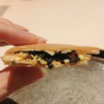 マルゴット エ バッチャーレ - キャビア最中断面