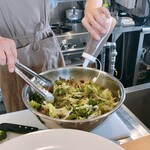 ビストロ コパン - 2020.3.21 地元の野菜のサラダ