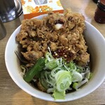 一由そば - 太蕎麦の冷やしとハイパージャンボゲソ550円