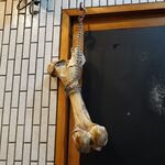 一条流がんこ総本家分家四谷荒木町 - 最近、この牛骨のオブジェが追加さられていました！