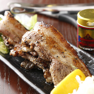 ボリュームで肉厚！はさみ斬り！炭火でジューシーに仕上げます！