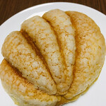 菓子とパン 大楠 - プレミアム 仏産バニラのメロンパン  195円