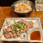 Sumibiyaki Tori Azabu Uguisu - オニオンスライス＆ハツ刺し