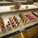 ラヴニュー - L'AVENUE（ラヴニュー） （神戸）