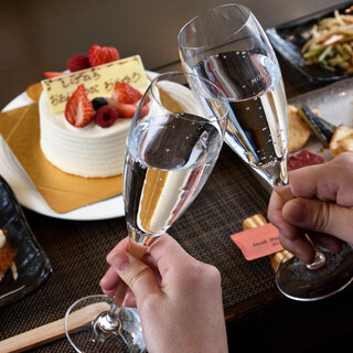 記念日や誕生日に素敵なひとときを♪ホールケーキ＆シャンパン付