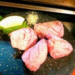 Yakiniku Shokudou Riki Tarou - 厚切り上牛タン