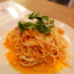 バカイゥン - モッツァレラチーズとバジルのトマトソース