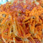 麺屋 にぼすけ - ヤサイの頂上が大変なことに