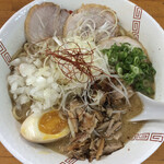 醤油ちゃーしゅー麺（中盛）（上方から）