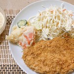 畔蒜肉店 - サメのフライとタルタルソース