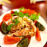 大衆中遊華食堂 八戒 - 蒸し鶏とピータン 4人前