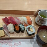 Sushi Masa - ランチ握り寿司　11貫　990円（税込）