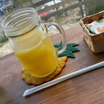 Cafe＆琉球ガラス アロハワイ - ジャマイカ・ジャークチキン・プレートに含まれているドリンクで選んだパイナップルジュース