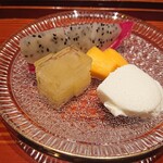 日本料理 味所望 - デザート(ドラゴンフルーツはワイン煮)