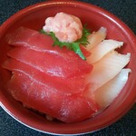 Hamazushi - 寿司屋のまぐろ丼。