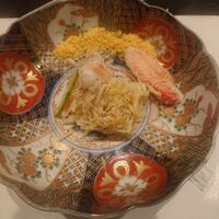 鮨いずみ - 北海道昆布森産毛蟹、自家製からすみパウダー添え