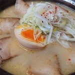 Menittetsu - 白旨チャーシュー麺。低加水麺に変更(*^^*)