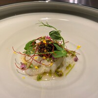 中土 - 富山県産の白海老をソミュール仕立 発酵トマトのソースのコンソメ