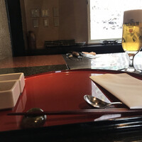 ステーキ円山 - まずはビール