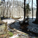 カフェらんぷ屋 - 戸隠神社奥の院の参道は、まだ雪がいっぱいでした