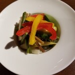 酒とアテ モグラ酒蔵 - 山菜と野菜のピクルス 400円